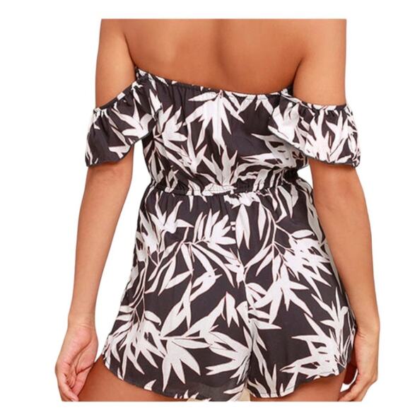 Amuse Society Estella Charcoal Grey Print Romper Size Small - Picture 14 of 14